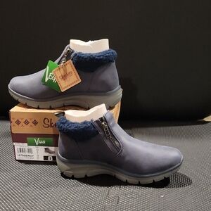 Skechers Women's Dark Blue Winter Boots